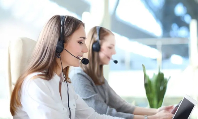 English (UK) call center audio recording for Telecom industry